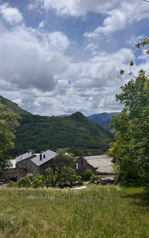 Apartamentos Turisticos: Tu Casa En Sahun 외부 사진