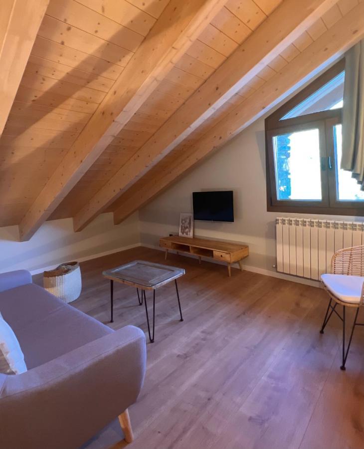 Apartamentos Turisticos: Tu Casa En Sahun 외부 사진